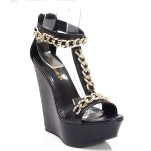 Breckelle's ViVi-05 Wedges Size 9